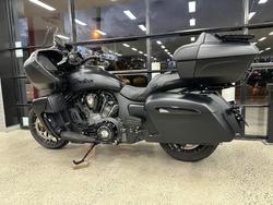 2023 INDIAN PURSUIT DARK HORSE PREMIUM BLACK