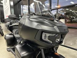 2023 INDIAN PURSUIT DARK HORSE PREMIUM BLACK