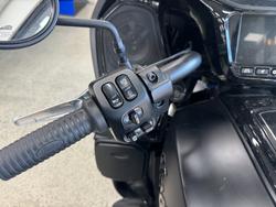 2023 INDIAN PURSUIT DARK HORSE PREMIUM BLACK
