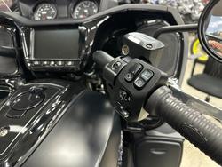 2023 INDIAN PURSUIT DARK HORSE PREMIUM BLACK