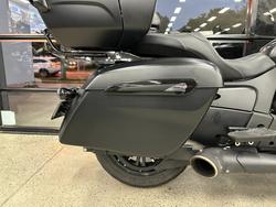 2023 INDIAN PURSUIT DARK HORSE PREMIUM BLACK