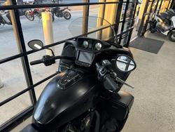 2023 INDIAN PURSUIT DARK HORSE PREMIUM BLACK