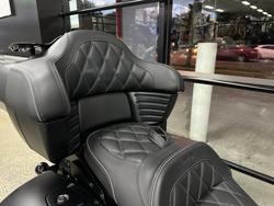 2023 INDIAN PURSUIT DARK HORSE PREMIUM BLACK