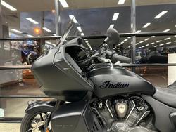 2023 INDIAN PURSUIT DARK HORSE PREMIUM BLACK