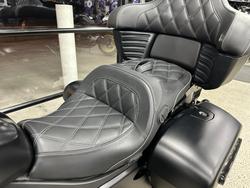 2023 INDIAN PURSUIT DARK HORSE PREMIUM BLACK