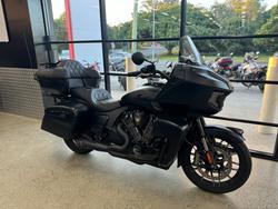2023 INDIAN PURSUIT DARK HORSE PREMIUM BLACK