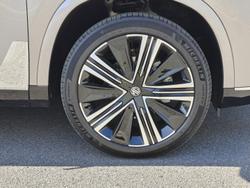 2025 MG QS Essence IS31 MY25 AWD Cashmere Silver