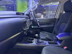 2022 Toyota Hilux SR