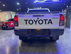 2022 Toyota Hilux SR