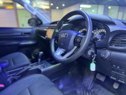 2022 Toyota Hilux SR
