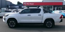 2025 Toyota
                Hilux SR5 48V