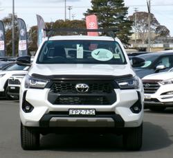 2025 Toyota
                Hilux SR5 48V