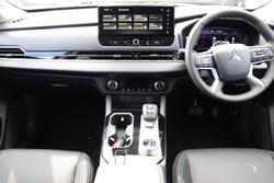 2025 Mitsubishi Outlander LS