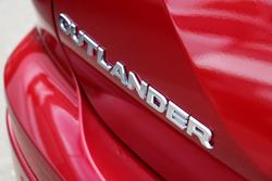 2025 Mitsubishi Outlander LS