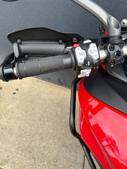 2022 DUCATI MULTISTRADA V2 RED