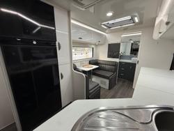 2020 Sunseeker Dessert Storm