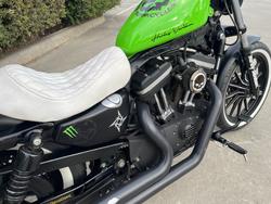 2010 HARLEY-DAVIDSON XL883 IRON 883 Black
