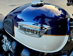 2009 Triumph Bonneville SE Bonneville Blue