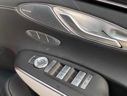 2025 Genesis GV70 2.5T SIGNATURE