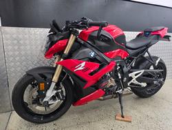 2022 BMW Motorrad S 1000 R RED