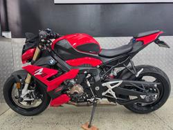 2022 BMW Motorrad S 1000 R RED