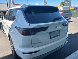 2025 Mitsubishi Outlander LS