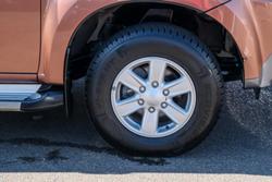 2015 Isuzu
MU-X LS-M