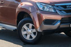 2015 Isuzu
MU-X LS-M