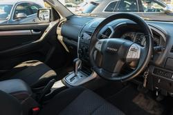 2015 Isuzu
MU-X LS-M