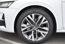 2025 SKODA Octavia 110TSI Select NX MY25 Moon White