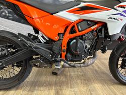 2025 Ktm 2025 Ktm 390CC SMC R ORANGE/WHITE