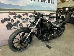 2016 Harley-davidson FXSB SOFTAIL BREAKOUT Black