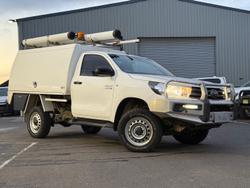 2020 Toyota
                Hilux SR