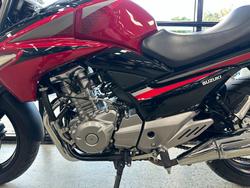 2015 Suzuki INAZUMA 250 (GW250) RED