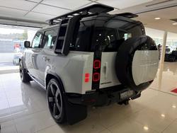 2025 Land Rover
Defender 110 D350 X-Dynamic SE