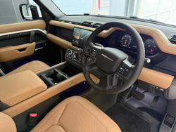 2025 Land Rover
Defender 110 D350 X-Dynamic SE