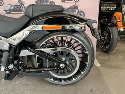 2025 Harley-davidson FXBR BREAKOUT (117) Vivid Black