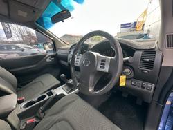 2013 Nissan
                Navara ST