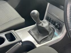 2013 Nissan
                Navara ST