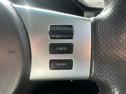 2013 Nissan
                Navara ST