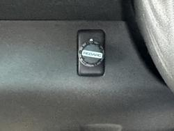 2013 Nissan
                Navara ST