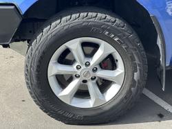 2013 Nissan
                Navara ST