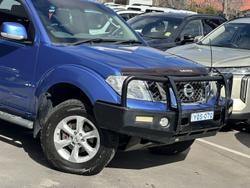 2013 Nissan
                Navara ST