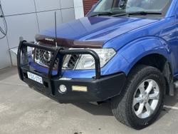 2013 Nissan
                Navara ST