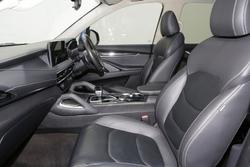 2023 LDV
D90 Executive