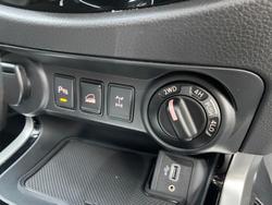 2020 Nissan Navara N-TREK D23 Series 4 4X4 Dual Range White Diamond