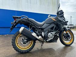 2024 Suzuki V-STROM 650XT (DL650XA) Black/ GOLD