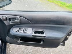 2006 Mitsubishi Lancer ES CH MY06 Black Mica