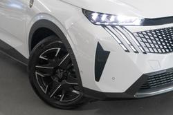 2024 Peugeot 3008 GT Premium Hybrid P64 MY25 Okenite White