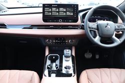 2025 Mitsubishi Outlander Exceed Tourer